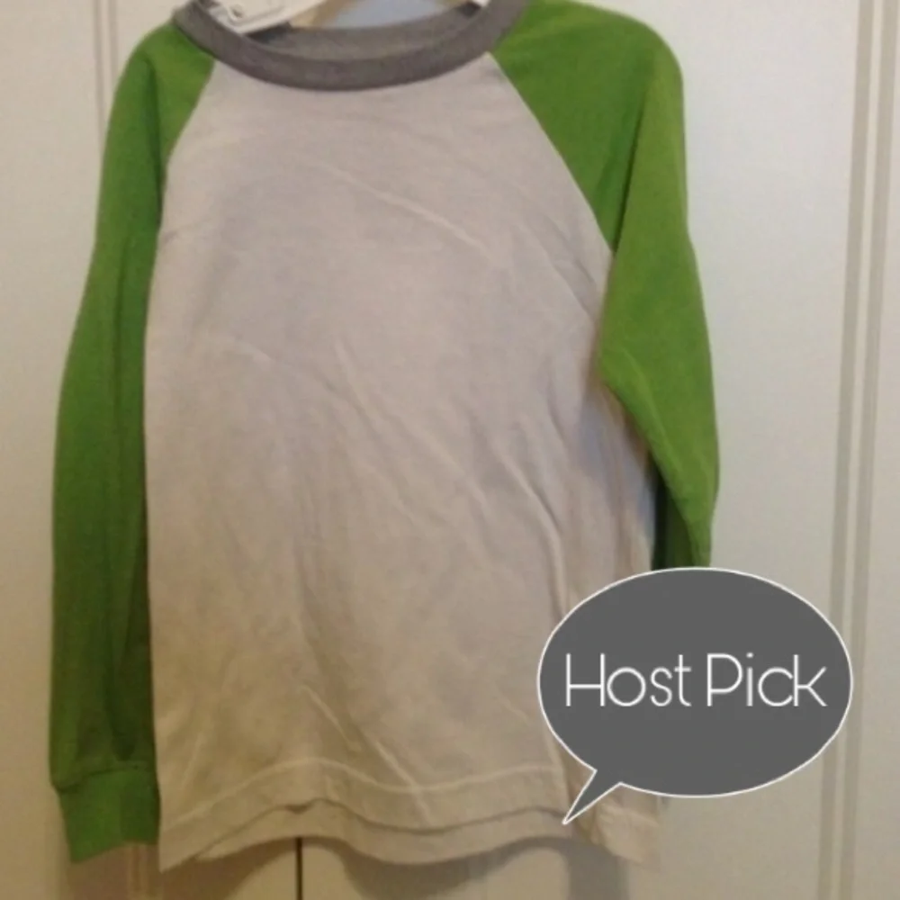 Boys Old Navy long sleeve size 5